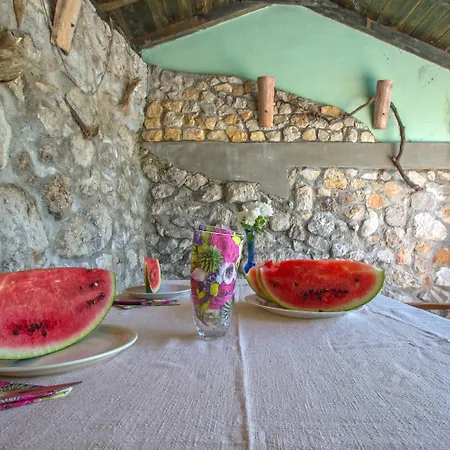Mediterrane Steinfinca Mit Privatpool, Privatparkplatz, Bbq-bereich, Waschmaschine