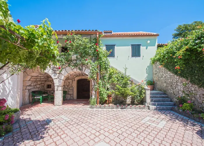 Mediterrane Steinfinca Mit Privatpool, Privatparkplatz, Bbq-bereich, Waschmaschine *