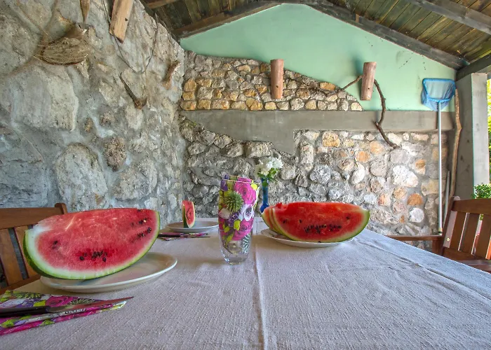 Mediterrane Steinfinca Mit Privatpool, Privatparkplatz, Bbq-bereich, Waschmaschine
