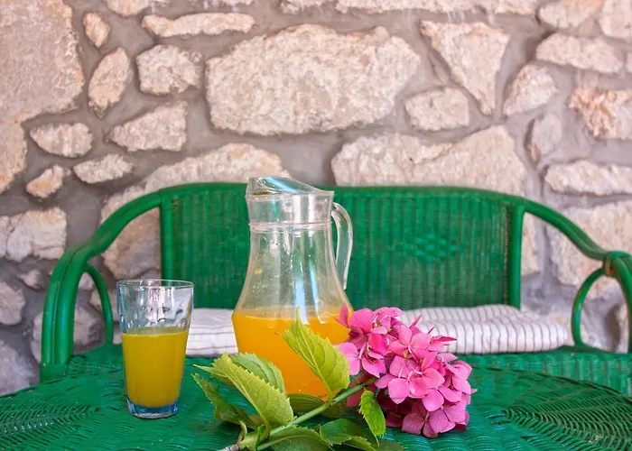 Mediterrane Steinfinca Mit Privatpool, Privatparkplatz, Bbq-bereich, Waschmaschine Tatil Evi Grižane