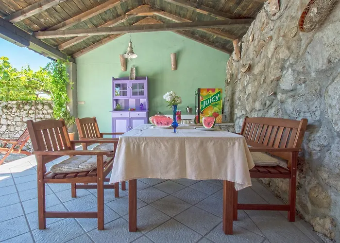 Mediterrane Steinfinca Mit Privatpool, Privatparkplatz, Bbq-bereich, Waschmaschine * Grižane