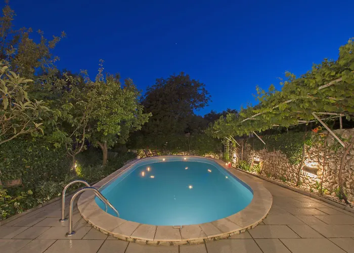 Mediterrane Steinfinca Mit Privatpool, Privatparkplatz, Bbq-bereich, Waschmaschine Tatil Evi Grižane