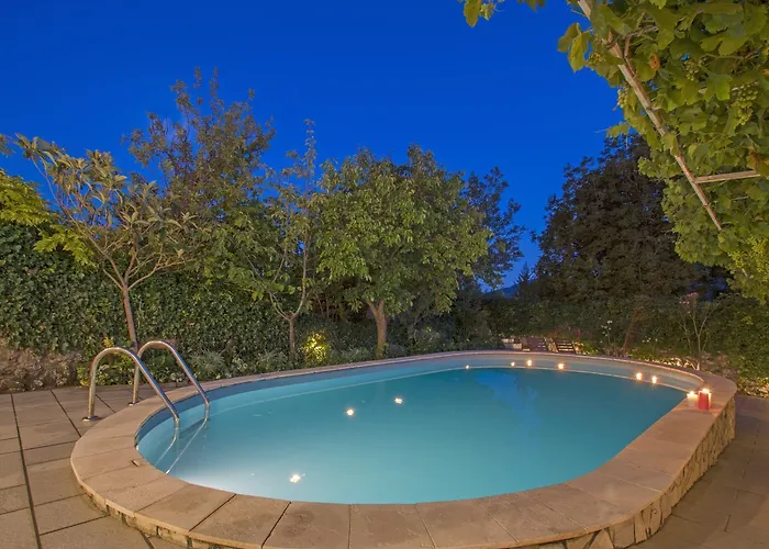 Tatil Evi Mediterrane Steinfinca Mit Privatpool, Privatparkplatz, Bbq-bereich, Waschmaschine *