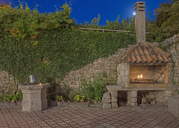 Mediterrane Steinfinca Mit Privatpool, Privatparkplatz, Bbq-bereich, Waschmaschine * Grižane